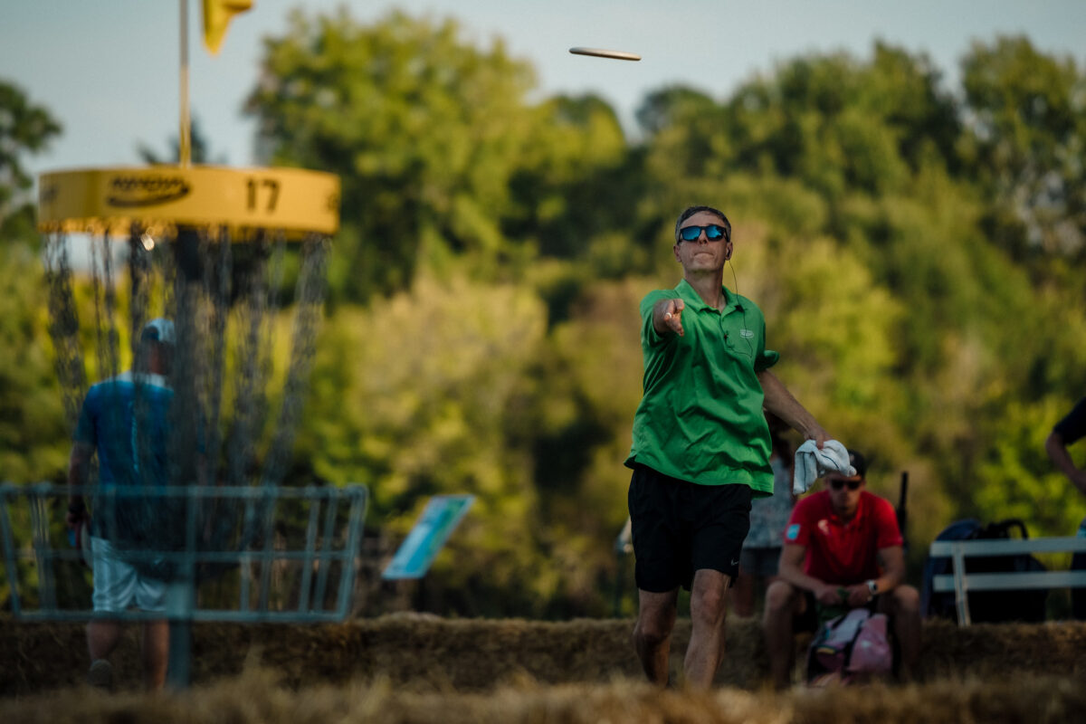 Barry Schultz putts during the US Disc Golf Championship